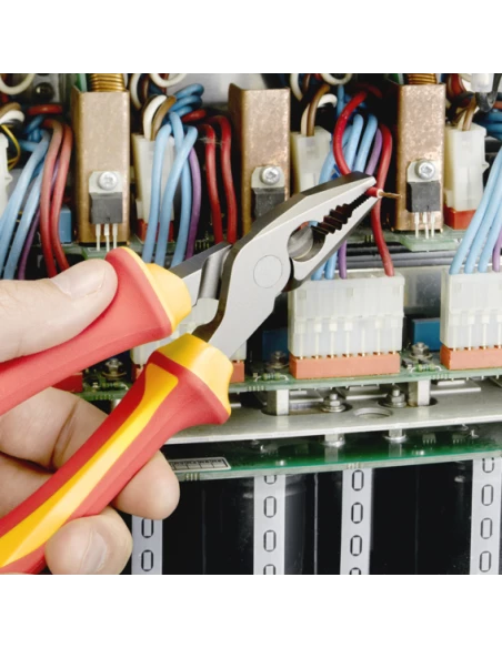 Pince Universelle Isolée 1000V 180 MM - VDE | E050413 - Expert By Facom | IFD Outillage 4 Pince Universelle Isolée 1000V 180 MM - VDE | E050413 - Expert By Facom | IFD Outillage – Image 2